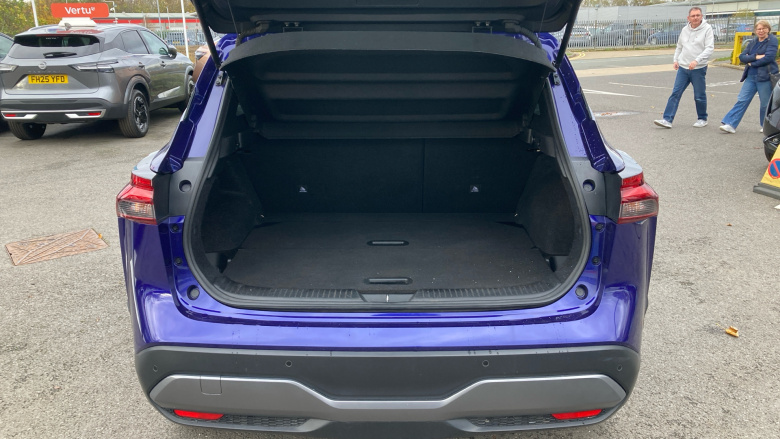 Nissan Qashqai 1.3 DiG-T MH N-Connecta 5dr Petrol Hatchback